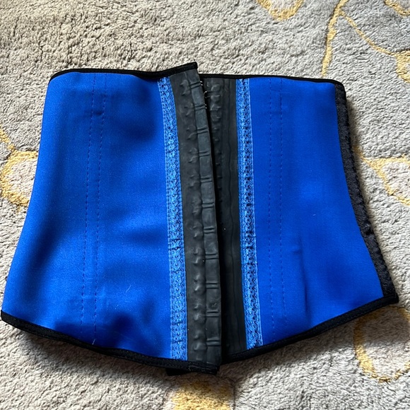 Ann Cherry waist trainer size 32 - Picture 1 of 4